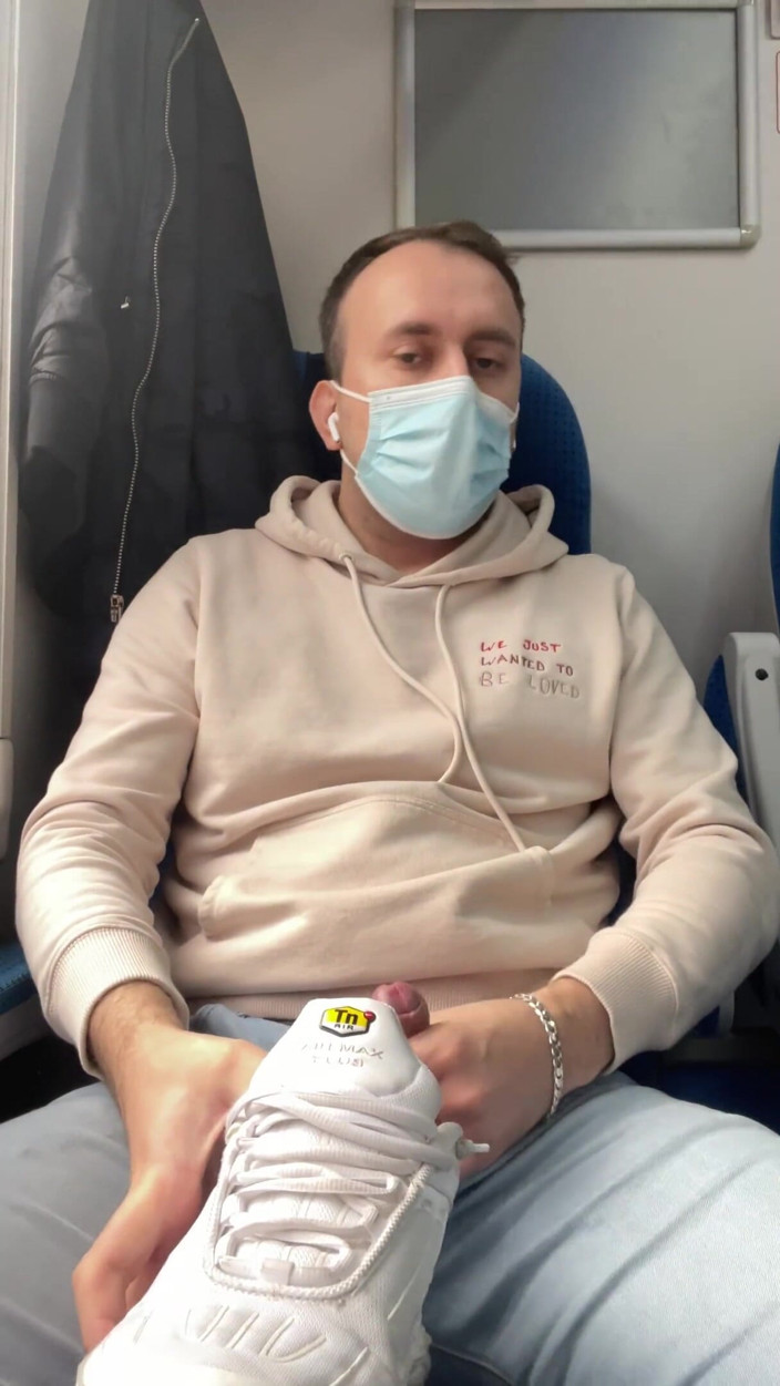 SmellySoxBro: Bad boy train story