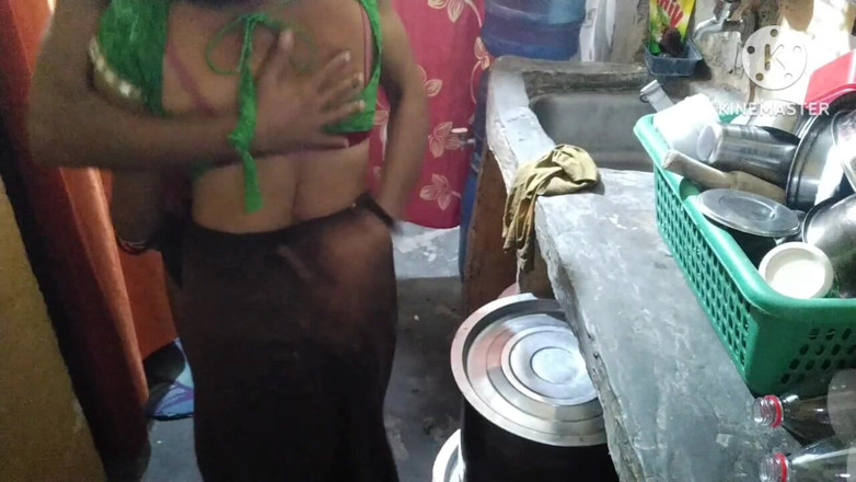 Saxesageth: Muito fofa sexy indiana dona de casa cozinha sexo