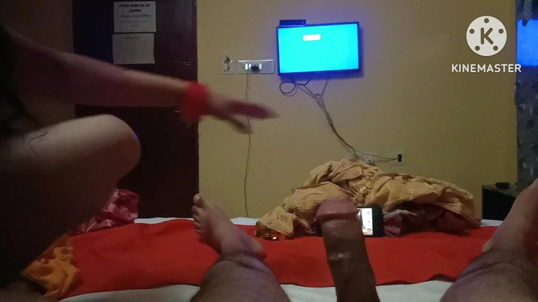 Latifah1234: 그녀의 성적 욕망을 충족하기 위해 하드코어 섹스를 간절히 원하는 섹시한 마누라