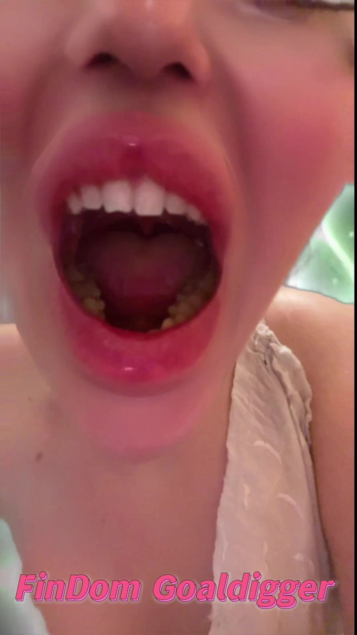 FinDom Goaldigger: Awek bibir besar yawning sangat mendalam