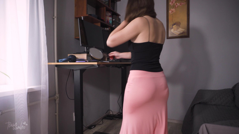 Teasecombo 4K: Dilema talian seluar dalam Thin Maxi Skirt boleh dilihat