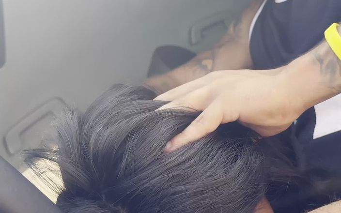 Nuria Millan: 車の中での屋外POVコックしゃぶりとファック