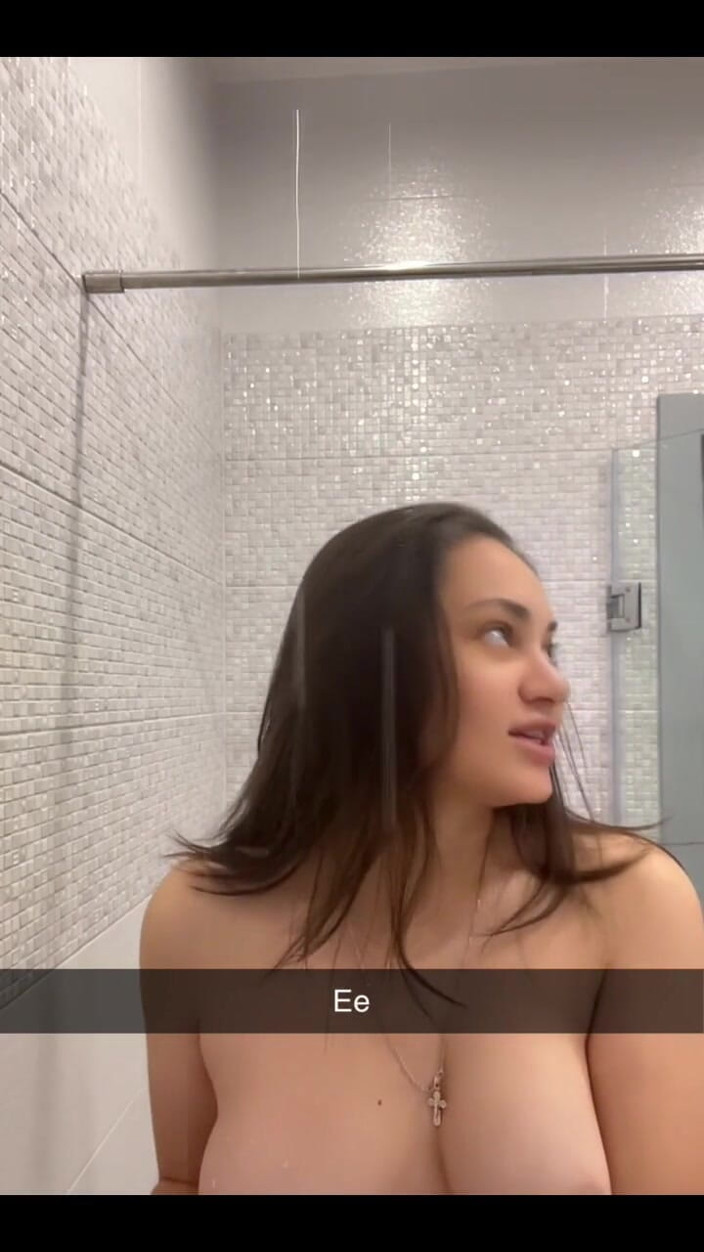 Shrima Malati: Pancutan Mani Dengan Saya Di Bilik Mandi Snapchat