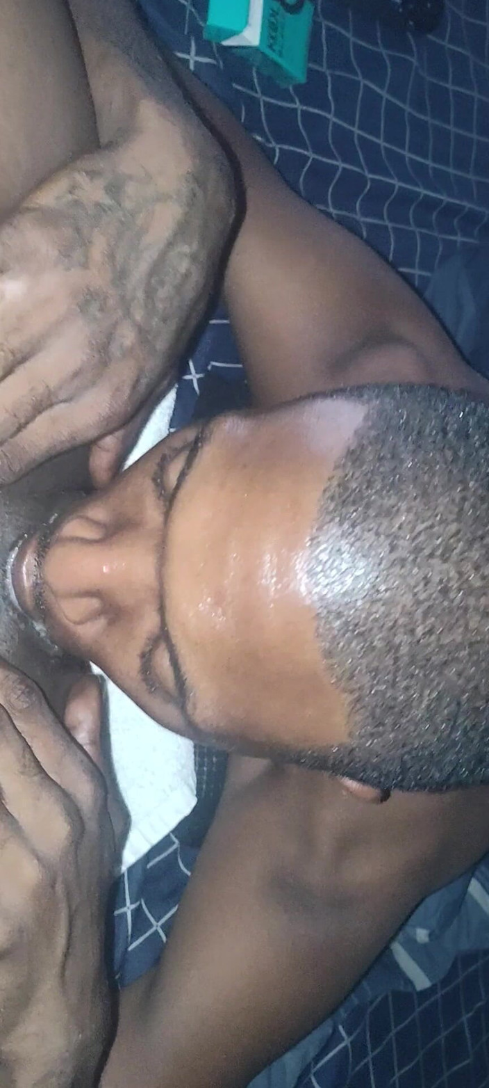 Monsterman: 보지 먹기