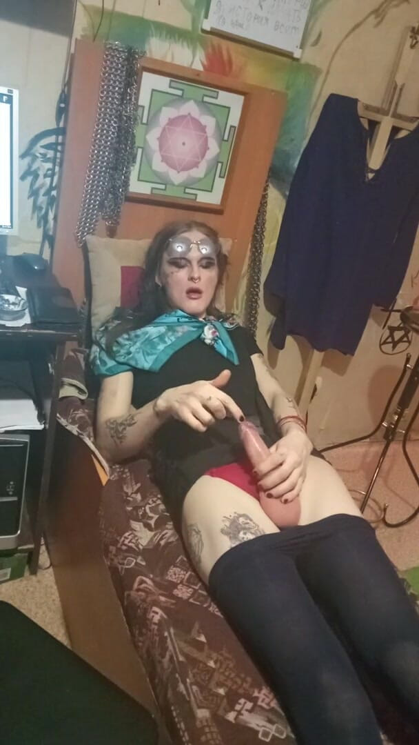 Rainbowdracat: Sweet shemale jerking