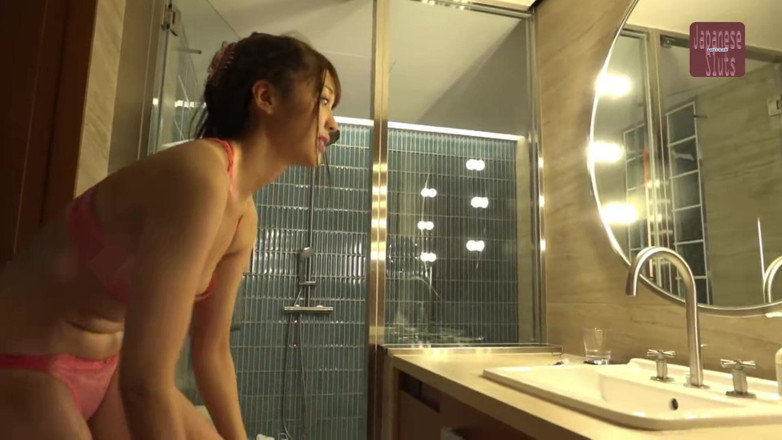 Lust lab: Perfect Figure. Himaris Beauty and Charm Are Impossible to Ignore.