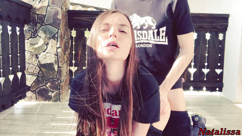 Natalissa: Meu meio-irmão me gozou durante meu treino matinal