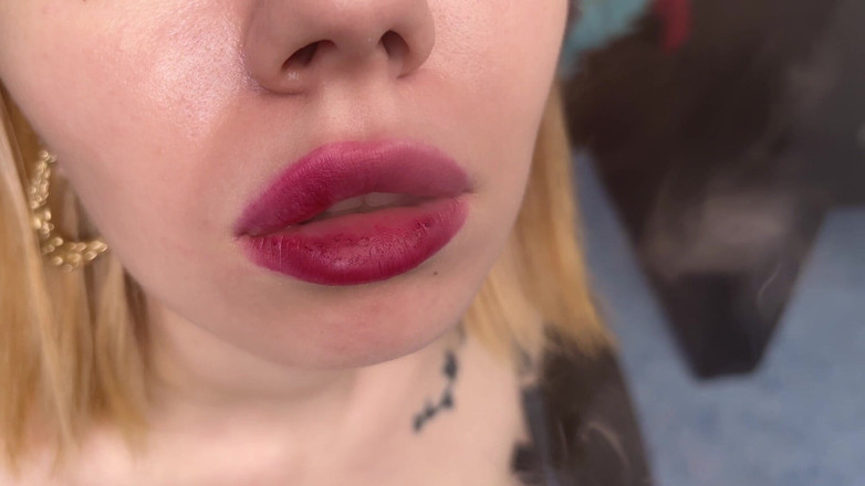 Eva Deva: Fetiș cu fumat. Fumez, îți place