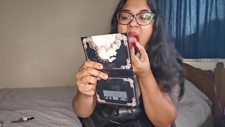 Zozonicoco: 라텍스 흡연하는 아시아 비