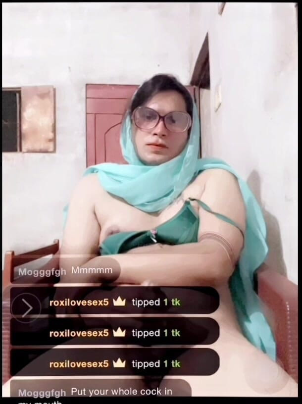 Jasiya: Tolong buat aku bancimu yang patuh, ngocok kontolmu.