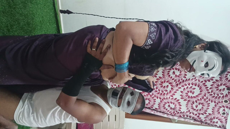 Muruga: Süper seksi teyze arkadaşının karısıyla sikişiyor