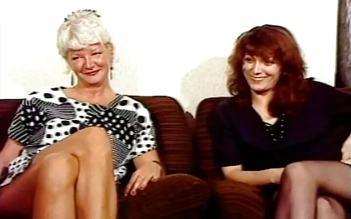 Filles Francaises: Mature French Whores Enjoying Hot Lesbo Action