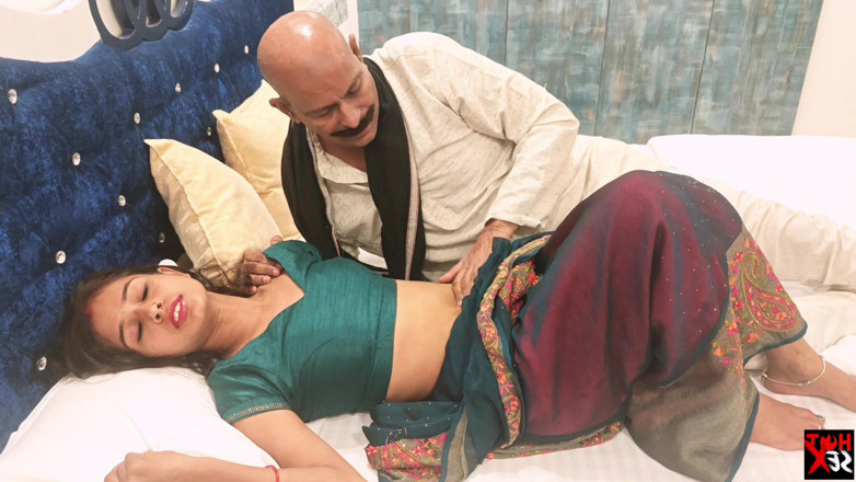Sex_hub_: Indian Man Having Softcore Play with Wife