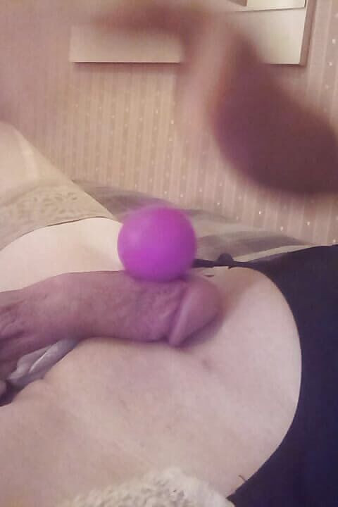 Mellissa: Mellissa cache son nouveau vibromasseur dans sa chatte sexy