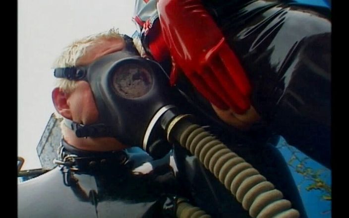 Absolute BDSM films - The original: Pussy licking in gas mask humiliating