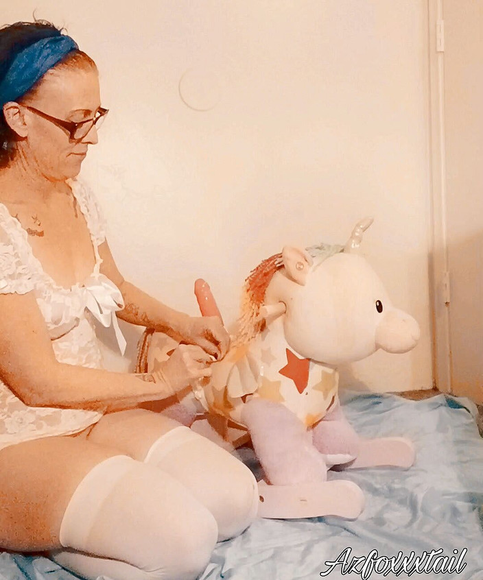 AzFoxxxTailPhelicia: Perhimpunan unicorn 22-03-09