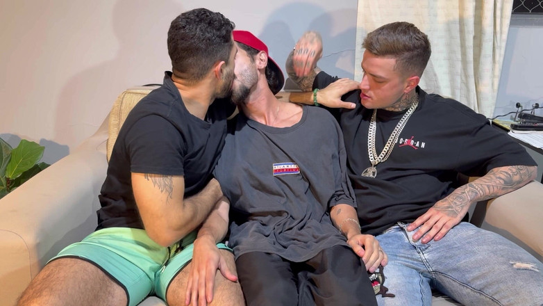 ErickDiaz: Nach einem Lauf zu Hause weiter huren