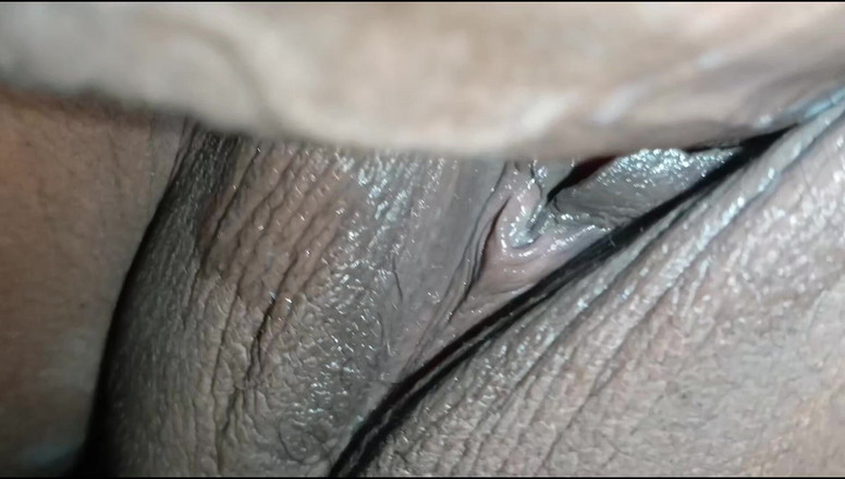 Riyadesi18: Waktu menantuku lagi sendirian di rumah, abang iparnya menantunya sendiri