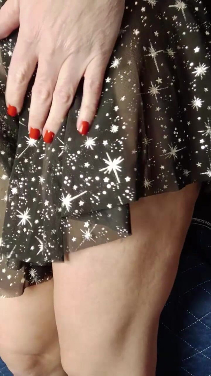 Elianna: Okouzlující MILFka