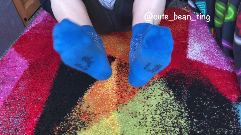 Alice Bean: Bean si svléká ponožky