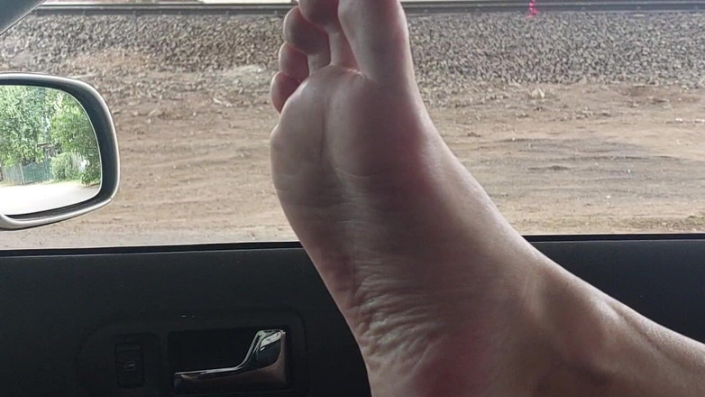 sweetfeet29: Füße Zeigen Im Auto