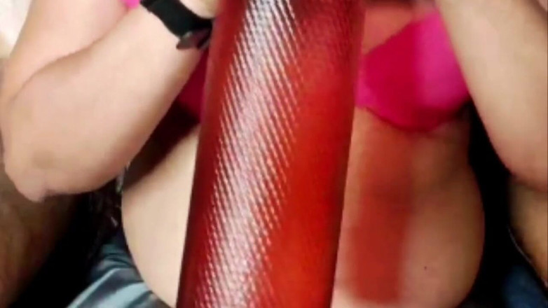 Milf_Nisha: Pembe sutyenli kız kendini tatmin ediyor bölüm 3