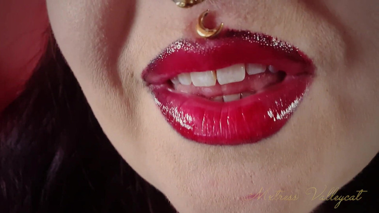 Mxtress Valleycat: Nuốt chửng kinh tế làng