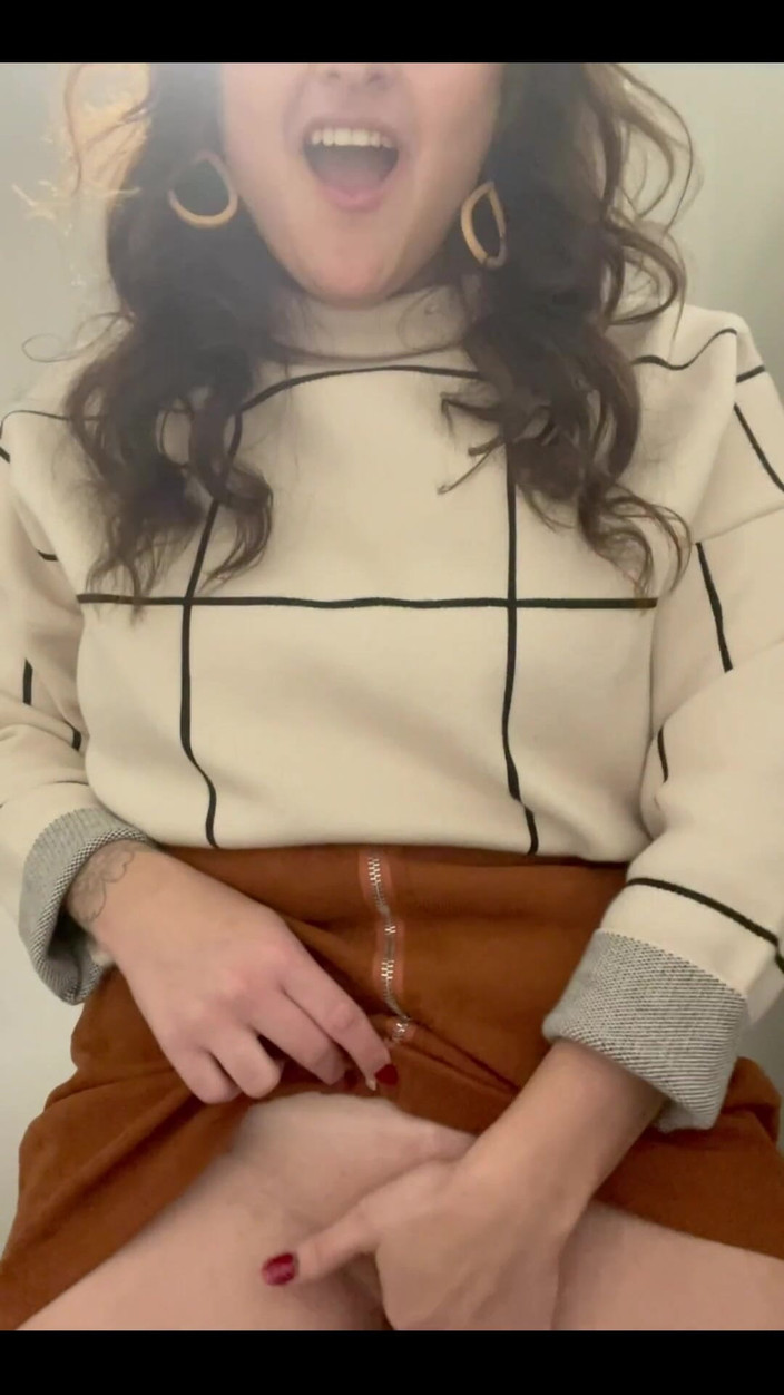 Josie Jaxxon: Masturberen op kantoor