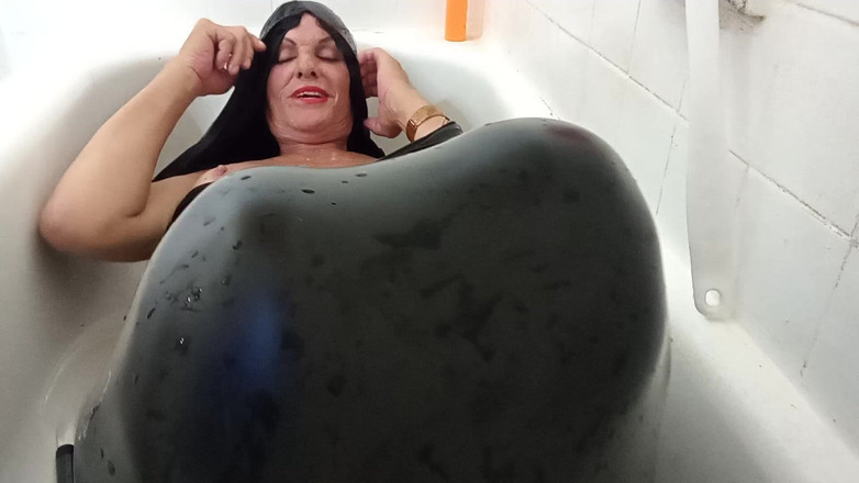 Lizzy Yum: Lizzy Yum VR360 +VR180 + SD 30 juin # 14 2024, masturbation fantastique, bain de clito,...