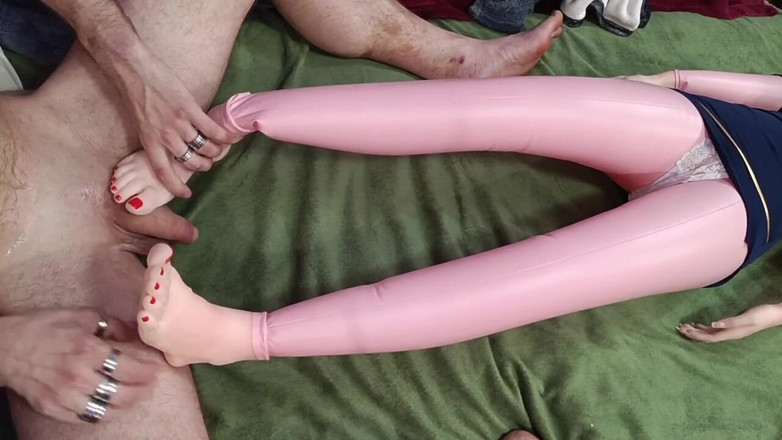 kickerscooter: 红指甲足交