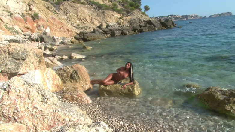 Leon Lambert Girls Twerk Parties CFNM: To please her lover she must send him a nice...