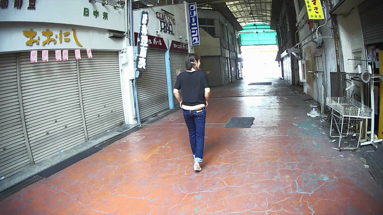 Mayumi Kanzaki: Japoneza merge cu fundul afară