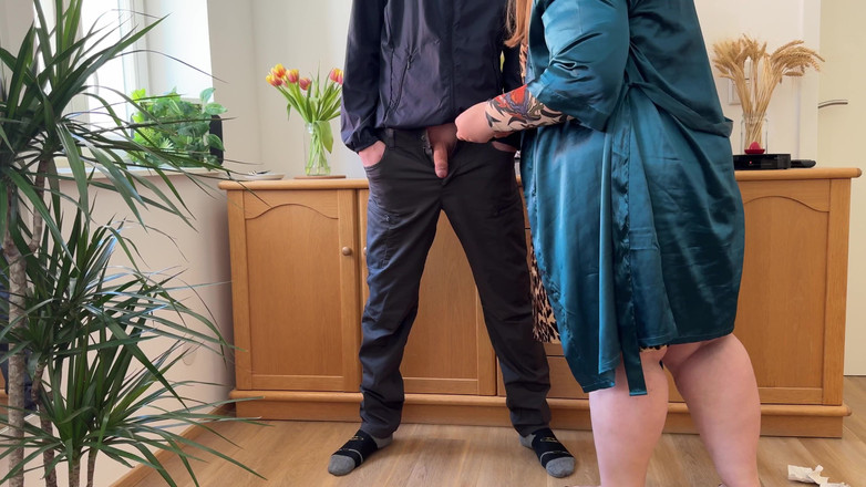 OurFetishLife: Suco de manhã quente de sua amada sogra