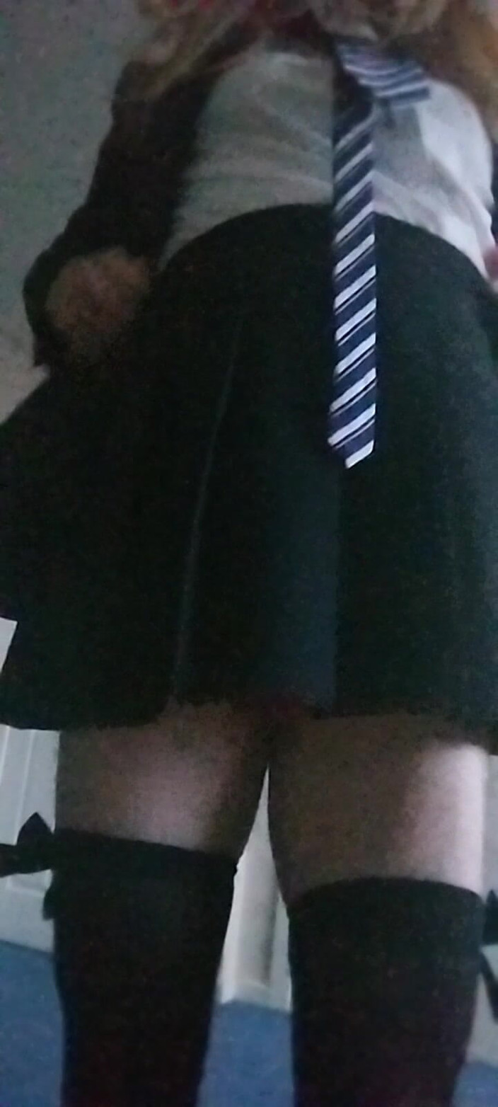 Cindy Belfast: Gadis kampus cindy muncrat pakai seragam