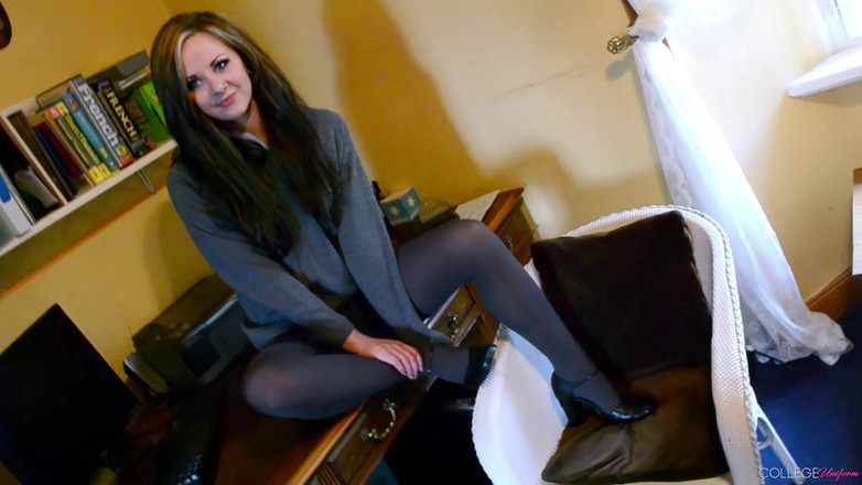 College Uniform: V šedé barvě s Tamsinem K