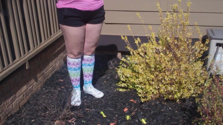 Sexy Amateurz: Stava distruggendo un giardino
