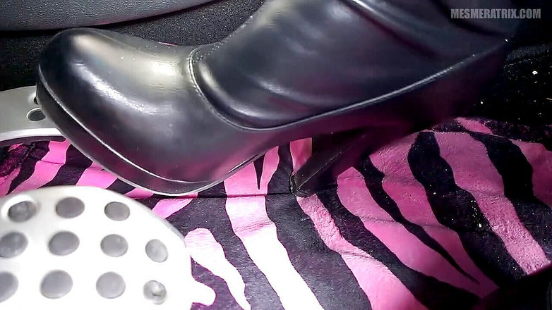 Lady Mesmeratrix Official: Fast & Furious with the Diva