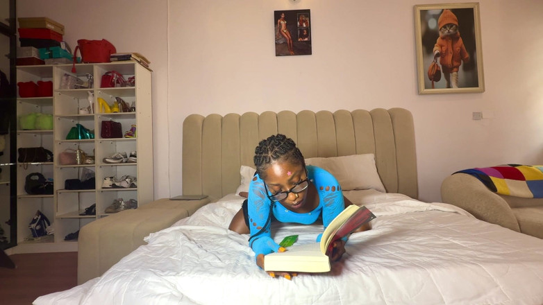 Spicy perry: Book Reading Session with Spicyperry Part 1