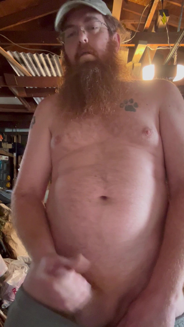 Big Baz: Redneck melancap dan pancutan mani dalam garaj