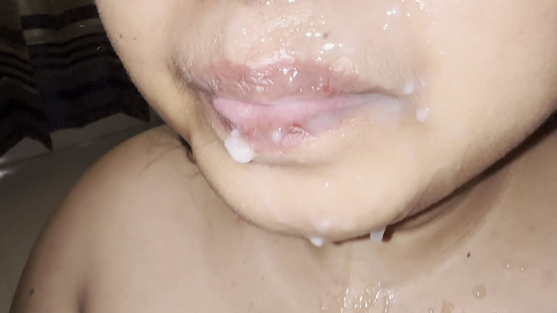 Aria Mia: Sepson - enorme gozada no rosto da madrasta gostosa quando ele...