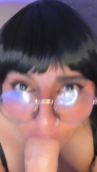 Sexy Latina Blowjob in the Room