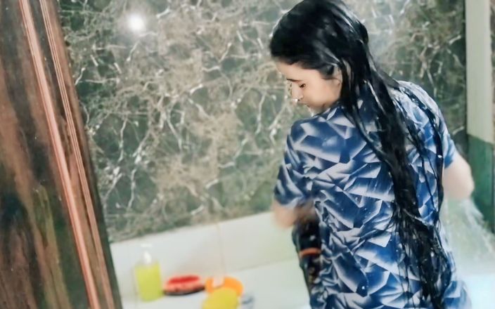 NAASRIN KHAN: Ragazza indiana del college mms in bagno full hd