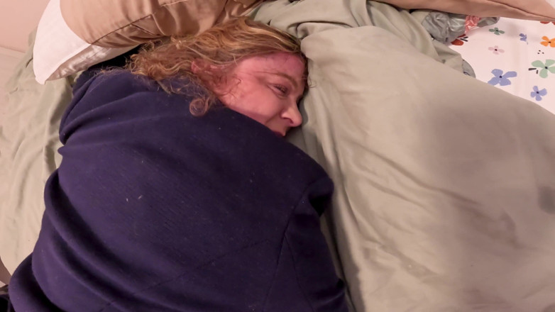 Erin Electra: Filling Stepmom's Ass with My Cum on Her Lunch Break