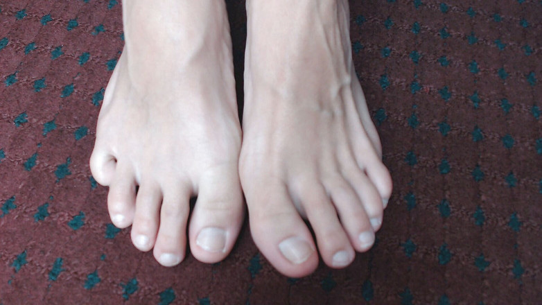 Abby Anna: Abby'nin ayak parmakları polonyalı kıpırdatıyor