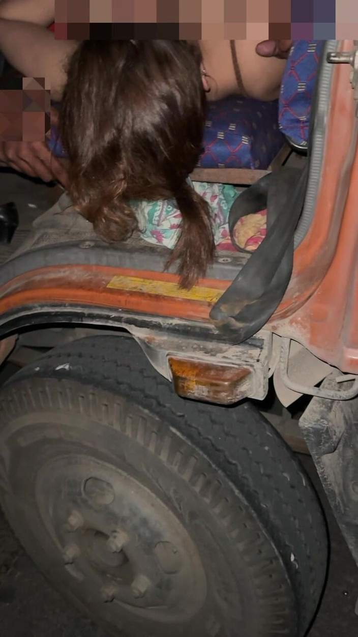 Indian Couplexx: Bini desi sebenar dikongkek pemandu lori