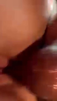 Uită-te la domnul futând această milf amatoare mine tare ca el o umple adânc cu pula lui tare!!
