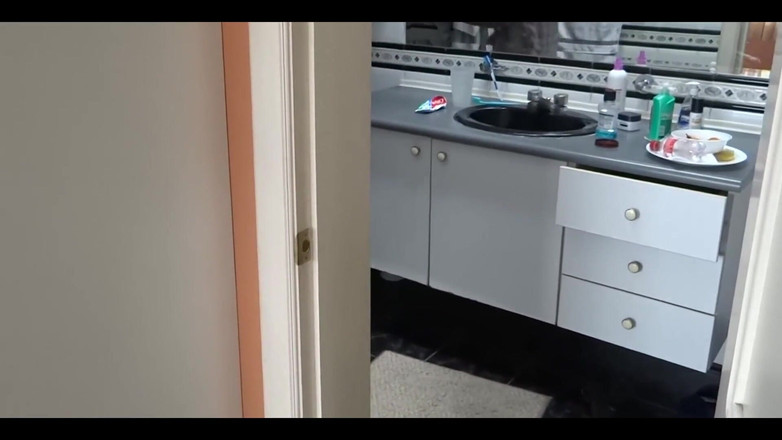 Ardientes69: Našel jsem svého nevlastního syna, jak si honí v kalhotkách...