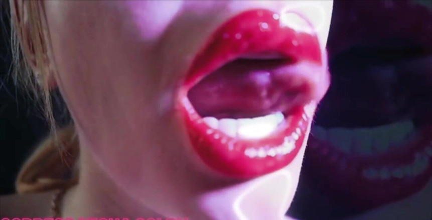 Goddess Misha Goldy: 私の唇は完全にあなたを誘惑します!諦めろ、少年!