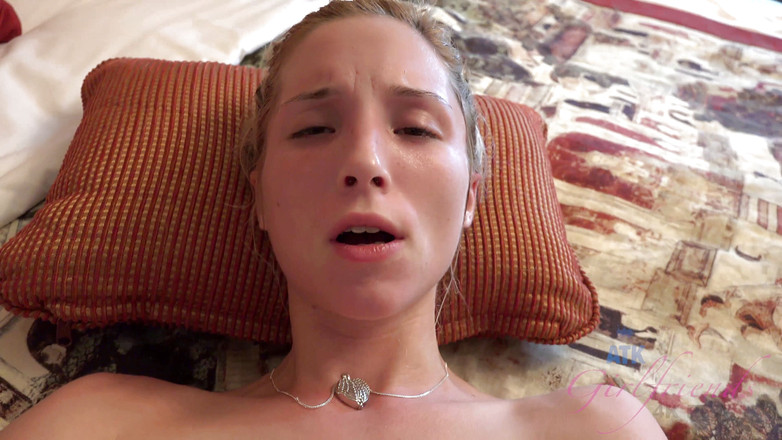 ATK Girlfriends: Virtuální dovolená Bangkok s Piper Perri 1/6