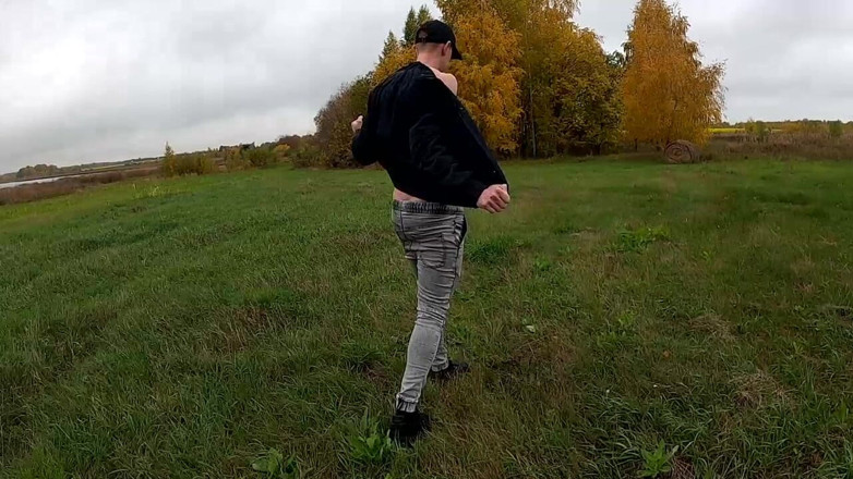 Dick Boys Studio: Дрочить великий член на відкритому повітрі
